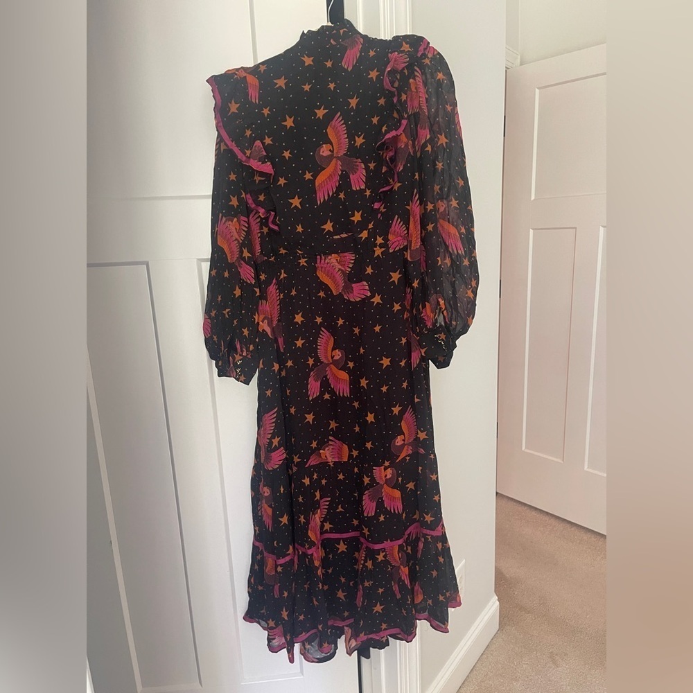 Farm Rio Black Macaws Maxi Dress Star Bird Printed Ruffle V Neck Midi - Picture 8 of 8